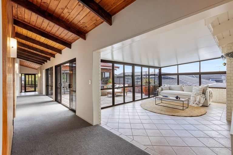 Photo of property in 8 Durness Place, Red Beach, 0932