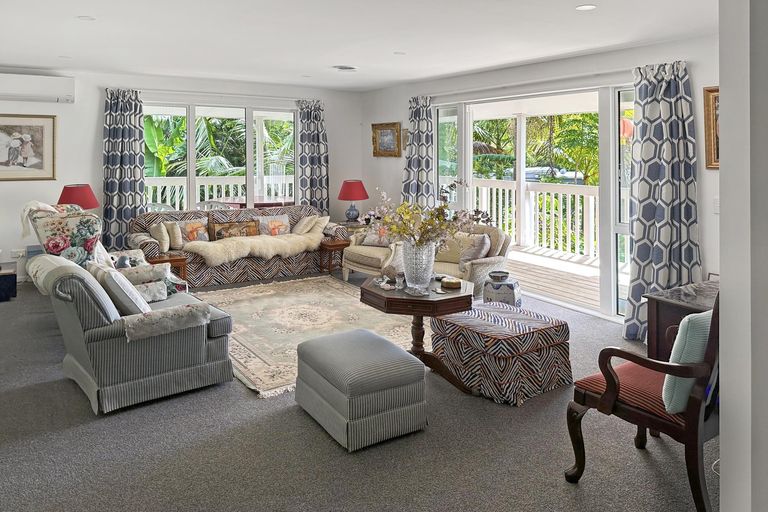 Photo of property in 14 Mandeno Drive, Kerikeri, 0230