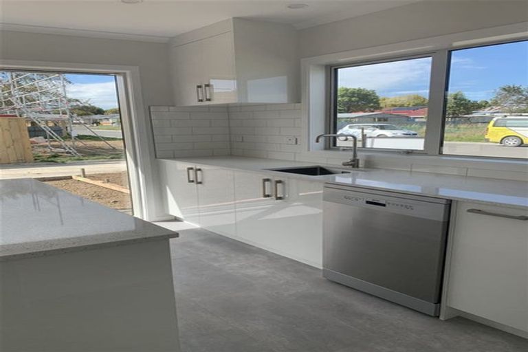 Photo of property in 4 Van Baarle Close, Carterton, 5713