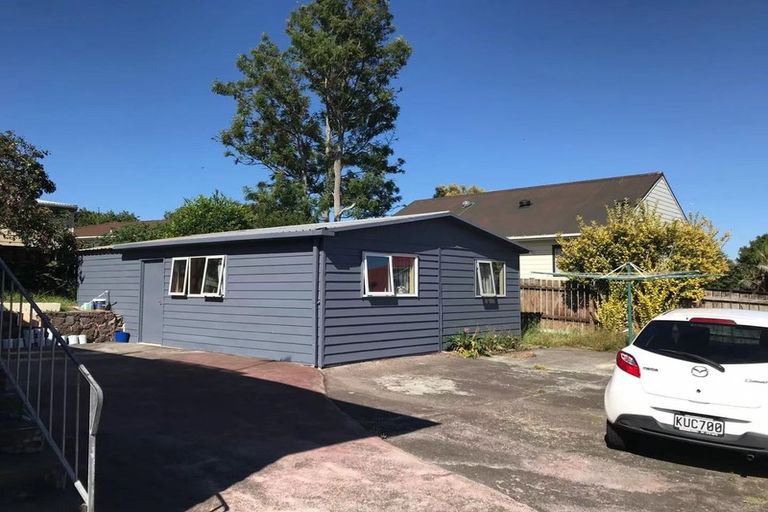 Photo of property in 53 Dissmeyer Drive, Clover Park, Auckland, 2019