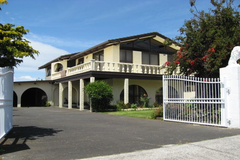 Photo of property in 12 Miller Road, Mangere Bridge, Auckland, 2022