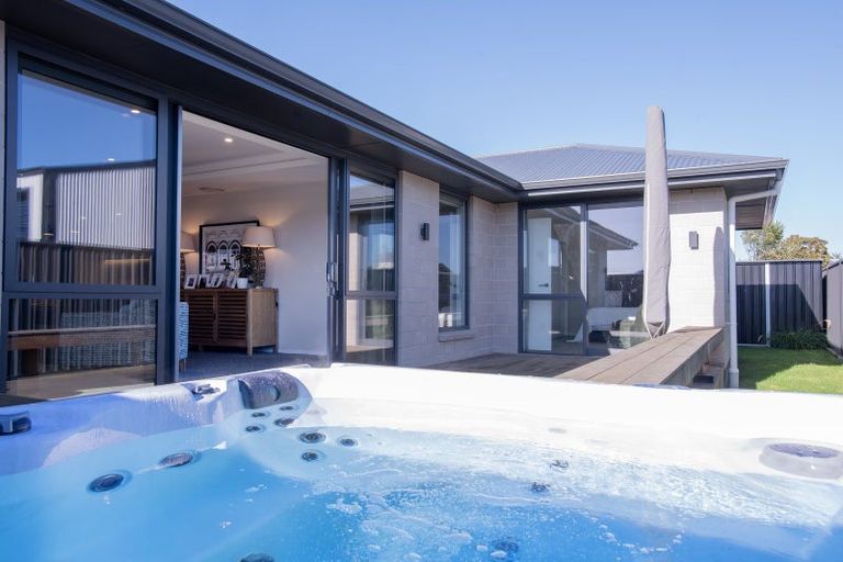 Photo of property in 18 Park Street, Winton, 9720