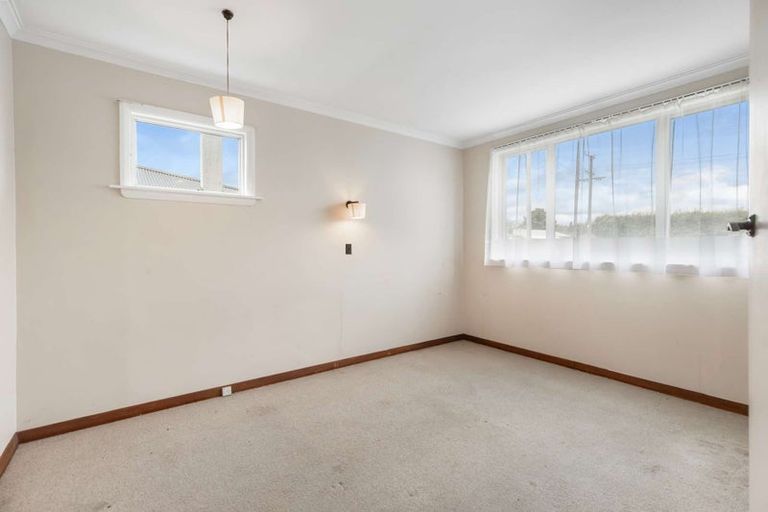 Photo of property in 10 Oturi Road, Waverley, 4510