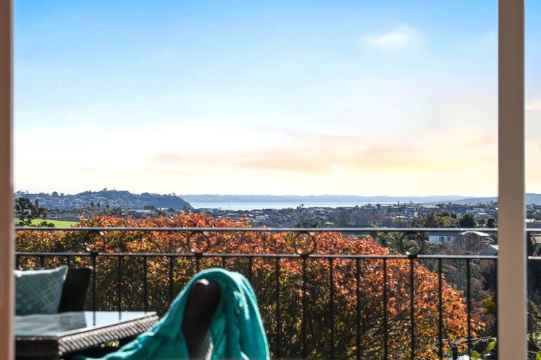 Photo of property in 150 Bleakhouse Road, Mellons Bay, Auckland, 2014