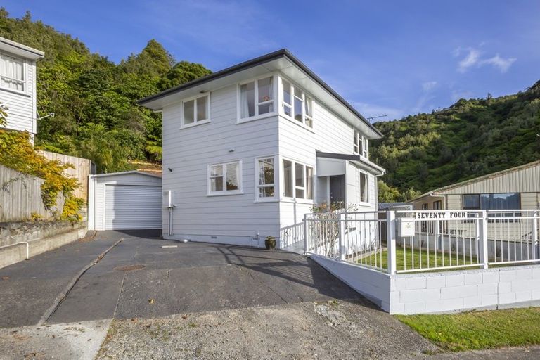 Photo of property in 74 Rangituhi Crescent, Takapuwahia, Porirua, 5022