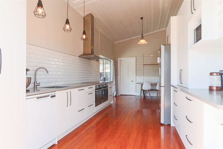 Photo of property in 19 Richmond Street, Inglewood, 4330