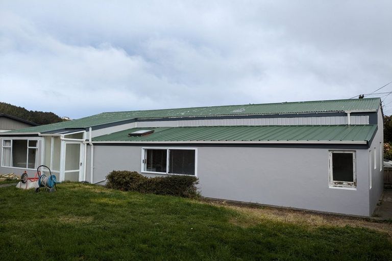 Photo of property in 21 Tarawera Road, Johnsonville, Wellington, 6037