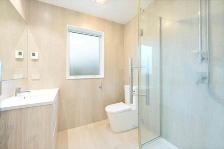 Photo of property in 95 San Valentino Drive, Henderson, Auckland, 0612