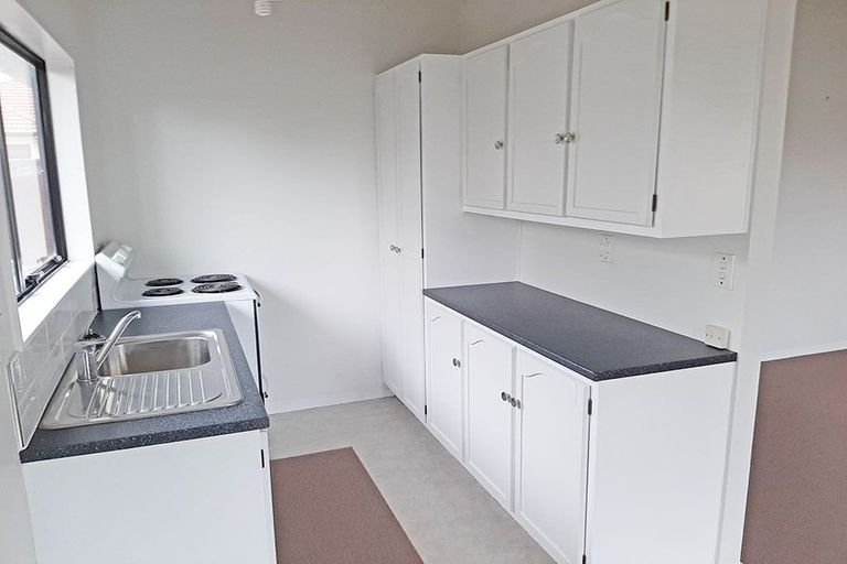 Photo of property in 2/215a Swanson Road, Henderson, Auckland, 0610