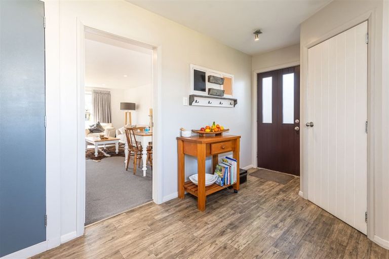 Photo of property in 68 Winters Road, Redwood, Christchurch, 8051