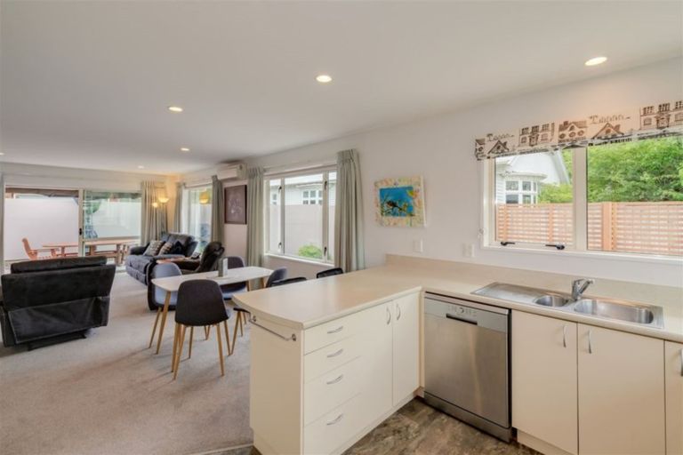 Photo of property in 105 Somerfield Street, Somerfield, Christchurch, 8024