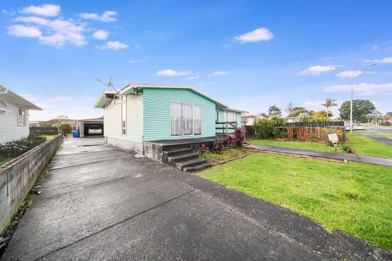 Photo of property in 74 Bader Drive, Mangere, Auckland, 2022