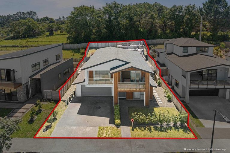 Photo of property in 11 Pacific Heights Road, Orewa, 0931