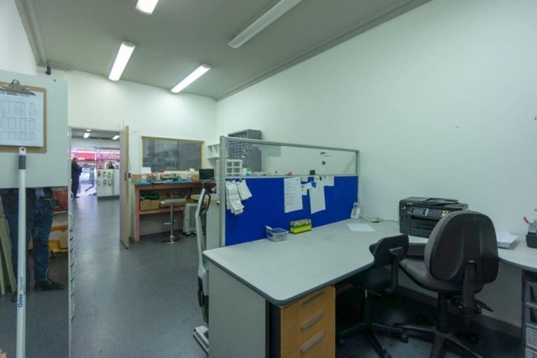 Photo of property in 140 George Street, Stokes Valley, Lower Hutt, 5019