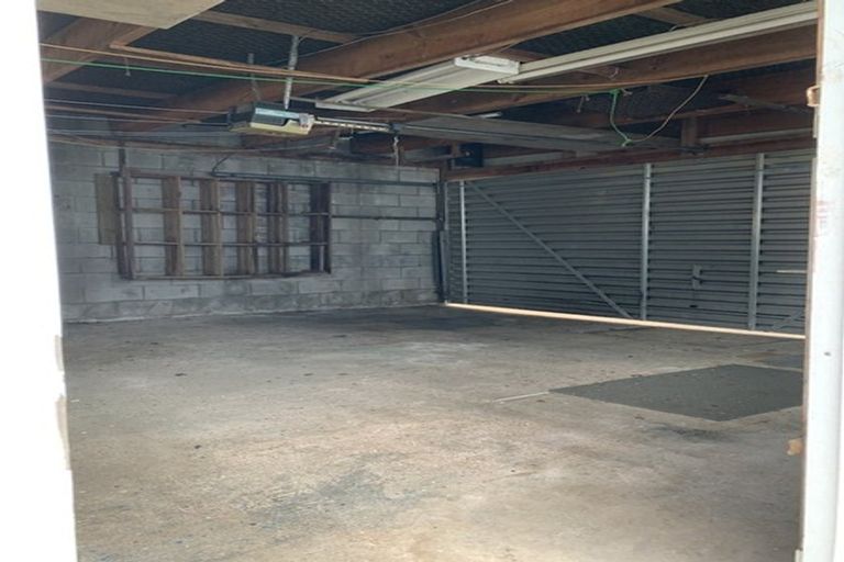 Photo of property in 29 Wattle Street, New Lynn, Auckland, 0600