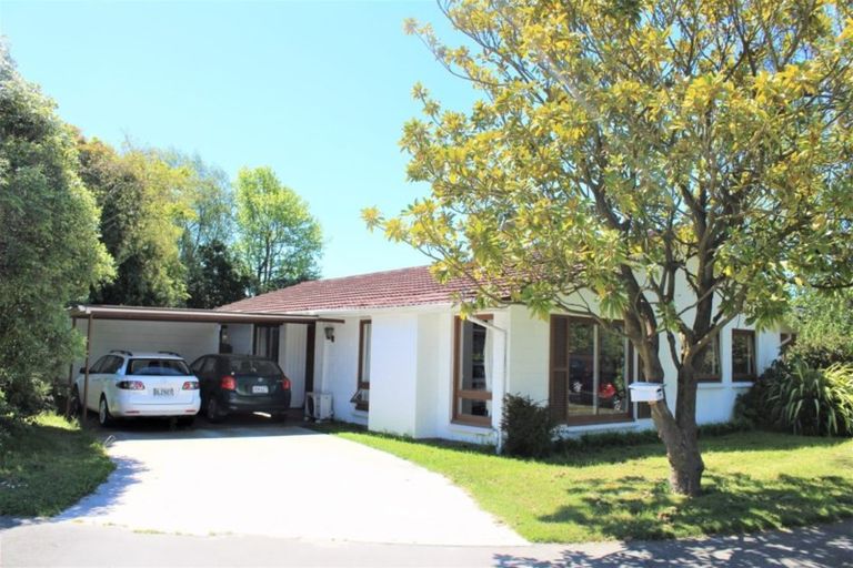 Photo of property in 28 Newbridge Place, Ilam, Christchurch, 8041