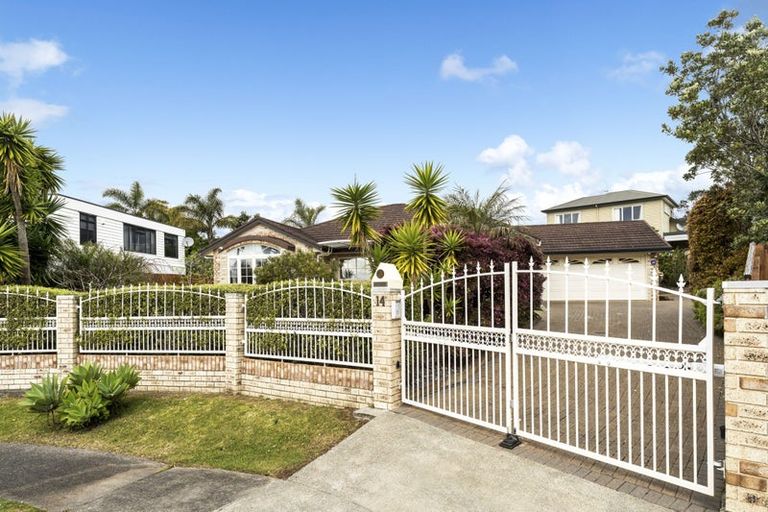 Photo of property in 14 Pittville Place, Henderson, Auckland, 0612