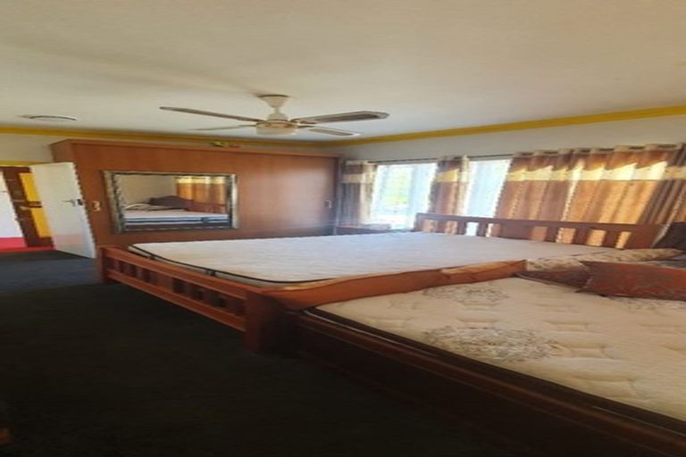 Photo of property in 385 West Coast Road, Glen Eden, Auckland, 0602