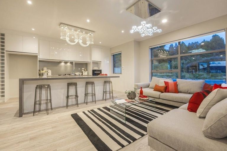 Photo of property in 31 Drumbuoy Drive, Flat Bush, Auckland, 2019