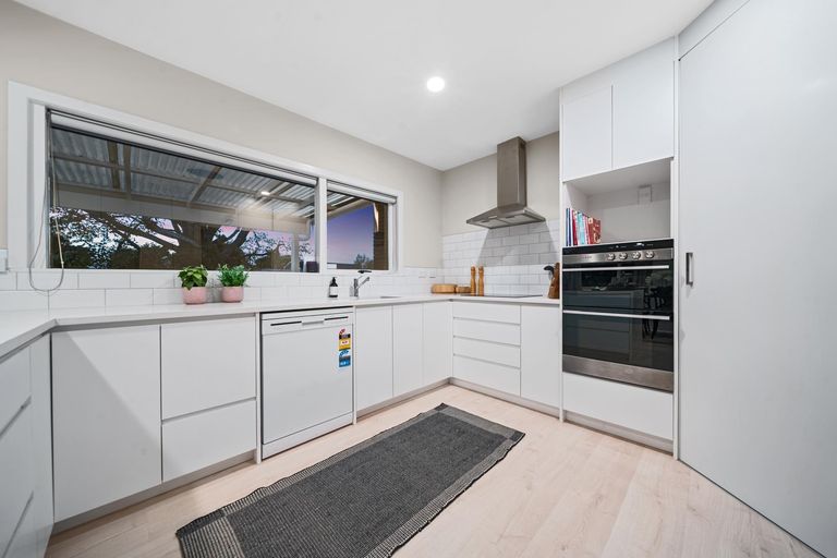 Photo of property in 6 Youngs Road, Papakura, 2110
