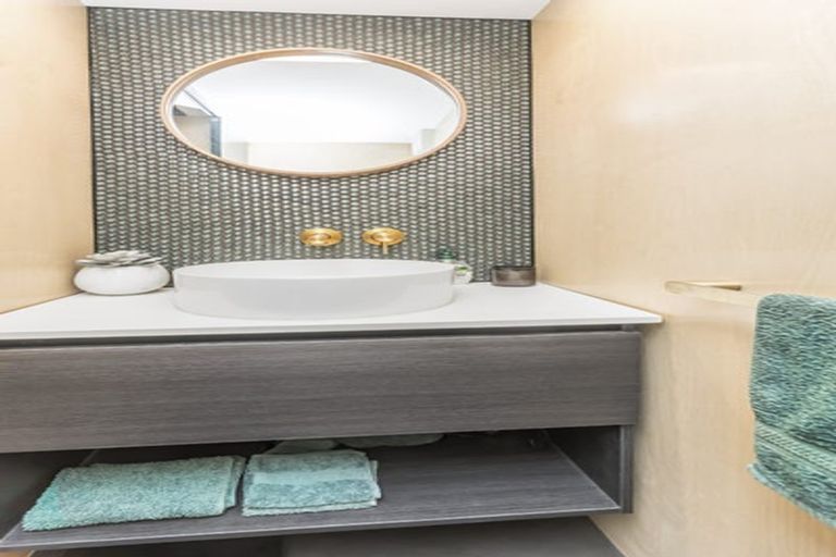 Photo of property in 10 Hall Street, Newtown, Wellington, 6021