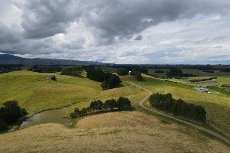 Photo of property in 183 Smith Road, Dannevirke, 4978