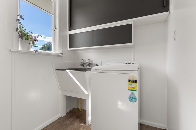 Photo of property in 16 Wavell Crescent, Lansdowne, Masterton, 5810