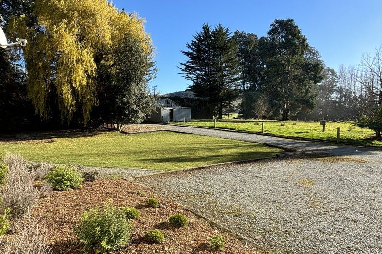 Photo of property in 563 Caroline Valley Road, Caroline, Dipton, 9791