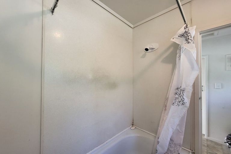 Photo of property in 42 Mcannalley Street, Manurewa East, Auckland, 2102