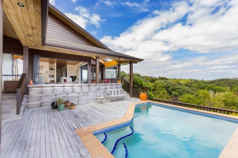 Photo of property in 9 Kotare Place, Sandspit, Warkworth, 0982