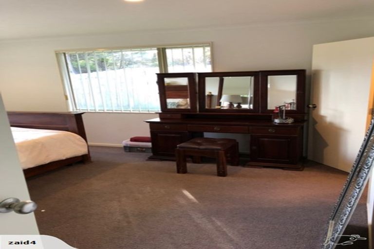 Photo of property in 15 Condor Place, Unsworth Heights, Auckland, 0632