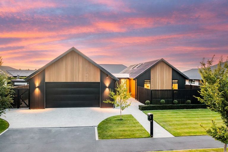 Photo of property in 21 Dundee Road, Mosgiel, 9024