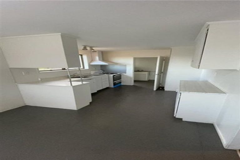 Photo of property in 5a Cherry Tree Place, Massey, Auckland, 0614