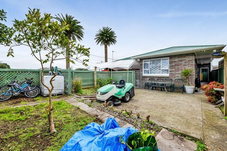 Photo of property in 73 Browne Street, Waitara, 4320