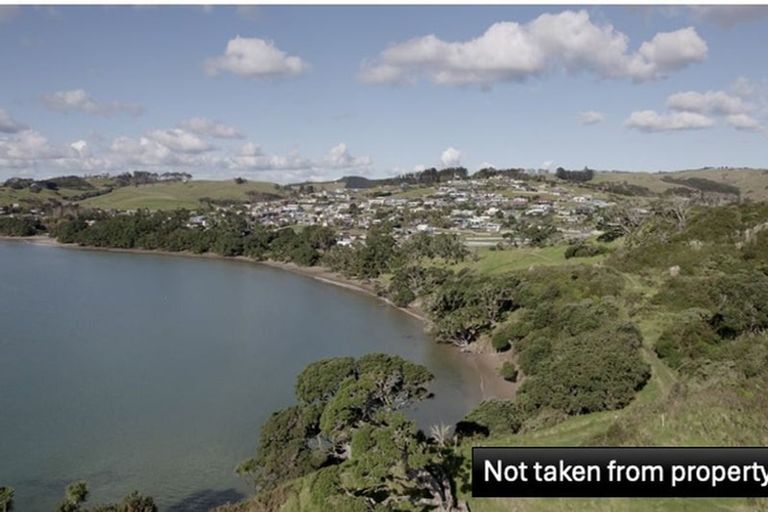 Photo of property in 2 Cable Bay Block Road, Cable Bay, 0420