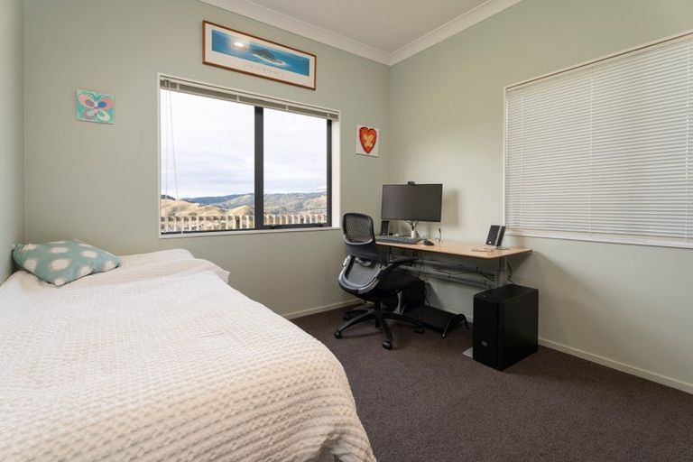 Photo of property in 49 Erlestoke Crescent, Churton Park, Wellington, 6037