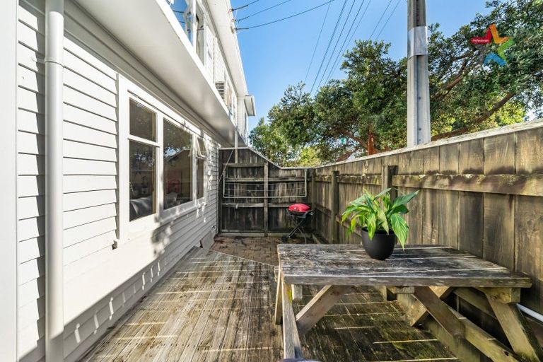 Photo of property in 2/264 Muritai Road, Eastbourne, Lower Hutt, 5013