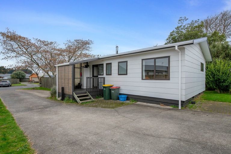 Photo of property in 25 Dickens Street, Owhata, Rotorua, 3010