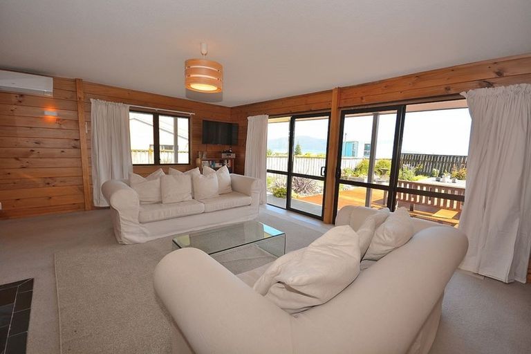 Photo of property in 13 Pine Ridge Terrace, Waikanae Beach, Waikanae, 5036