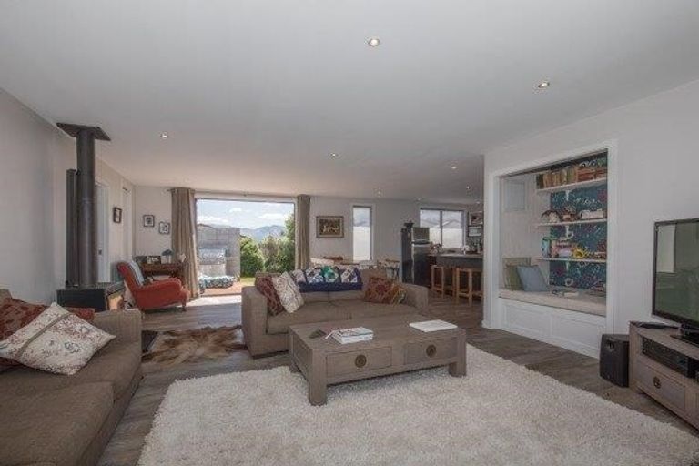 Photo of property in 25 Frye Crescent, Albert Town, Wanaka, 9305
