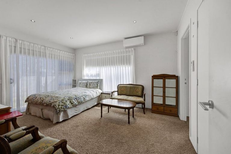 Photo of property in 16 Links Drive, Waiwhakaiho, New Plymouth, 4312