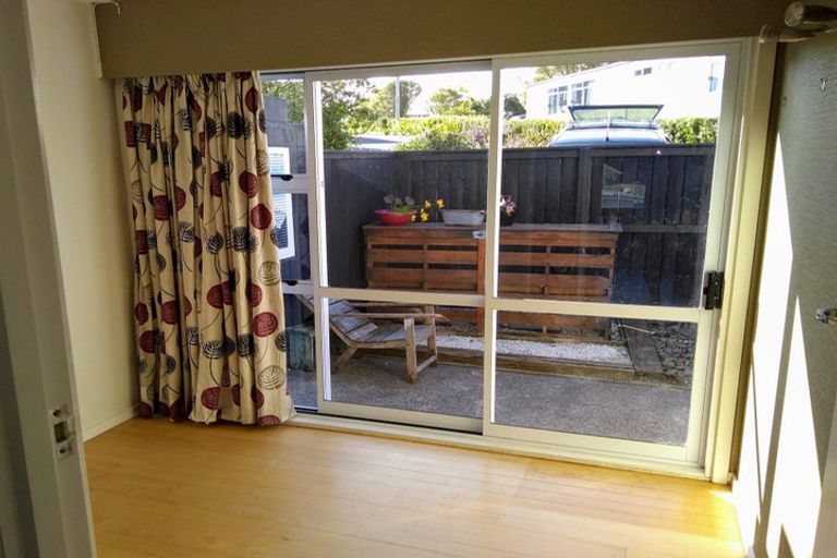 Photo of property in 1/75 Aberdeen Road, Castor Bay, Auckland, 0620