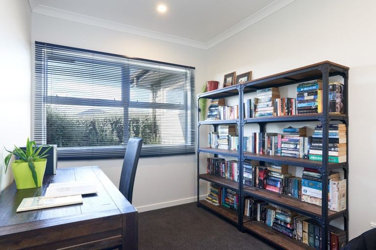 Photo of property in 12 Percy Berry Place, Havelock North, 4130