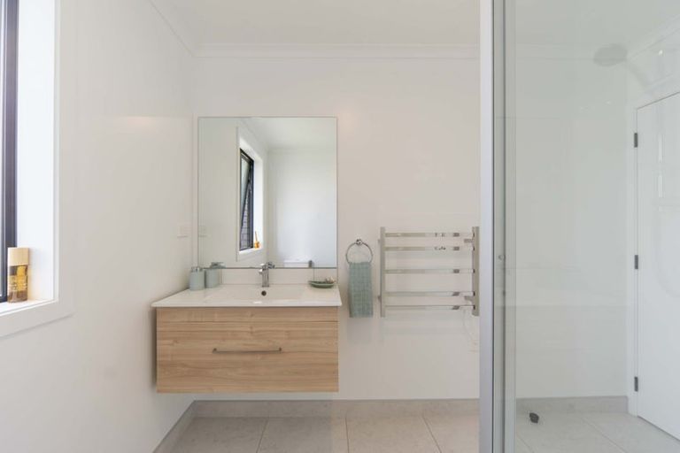 Photo of property in 2/2 Bostonkip Crescent, Fitzroy, Hamilton, 3282