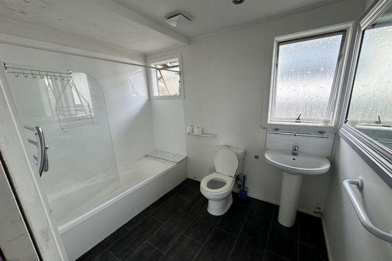 Photo of property in 166 Mahia Road, Wattle Downs, Auckland, 2103