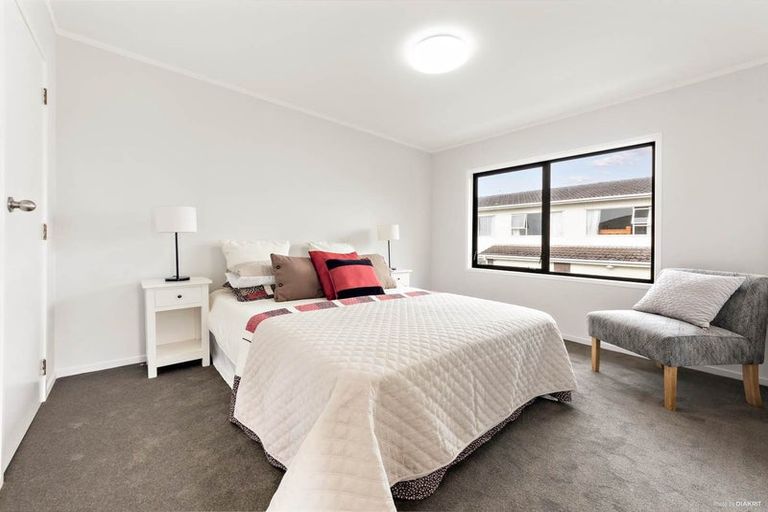 Photo of property in 4/92 Lynwood Road, New Lynn, Auckland, 0600