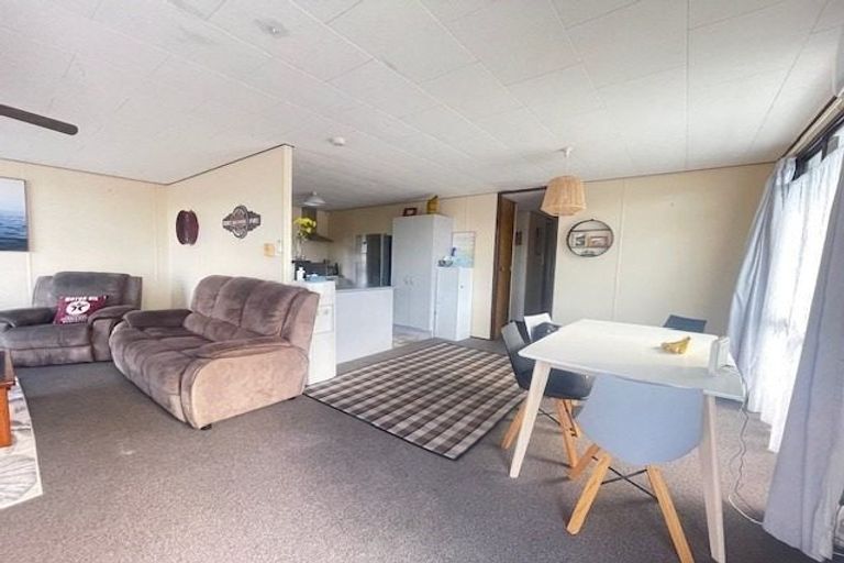 Photo of property in 7 Kearney Place, Massey, Auckland, 0614