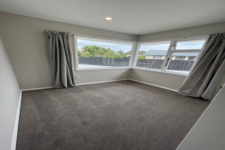Photo of property in 17 Erin Crescent, Mairehau, Christchurch, 8013