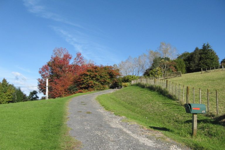 Photo of property in 17 Murphys Road, Totara Park, Auckland, 2019