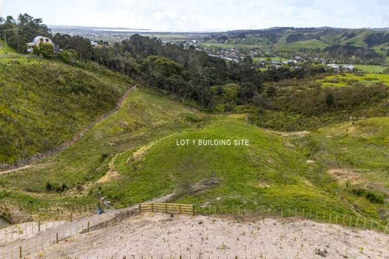 Photo of property in 197 Wishart Road, Helensville, 0875